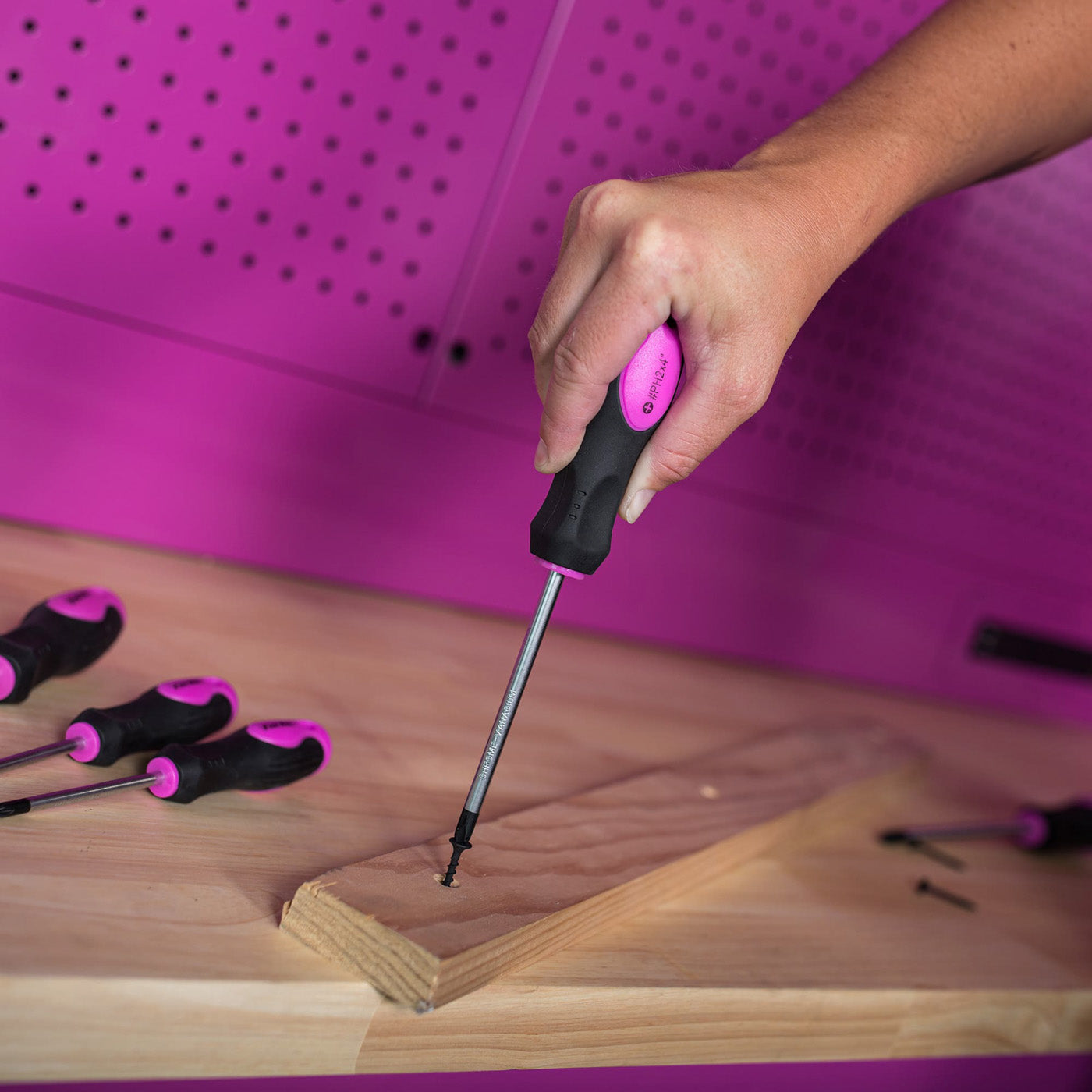 Srcrewdriver 6-Piece Magnetic Tip Pink Screwdriver Set | The Original Pink Box